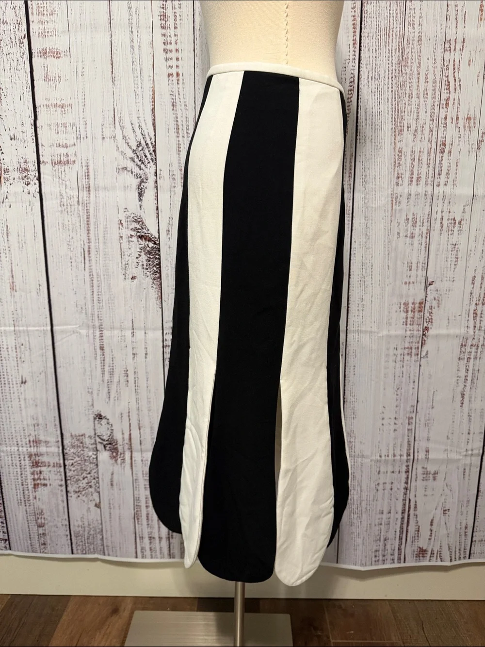 Victoria Beckham for Target Black & White Bold Vertical Stripe Pencil Skirt - Picture 4 of 7